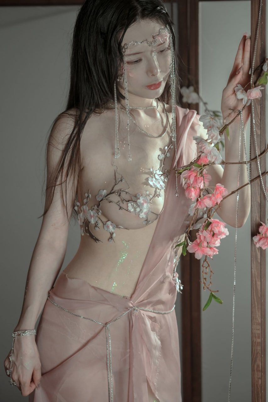 狠狠精品干练久久久无码中文字幕