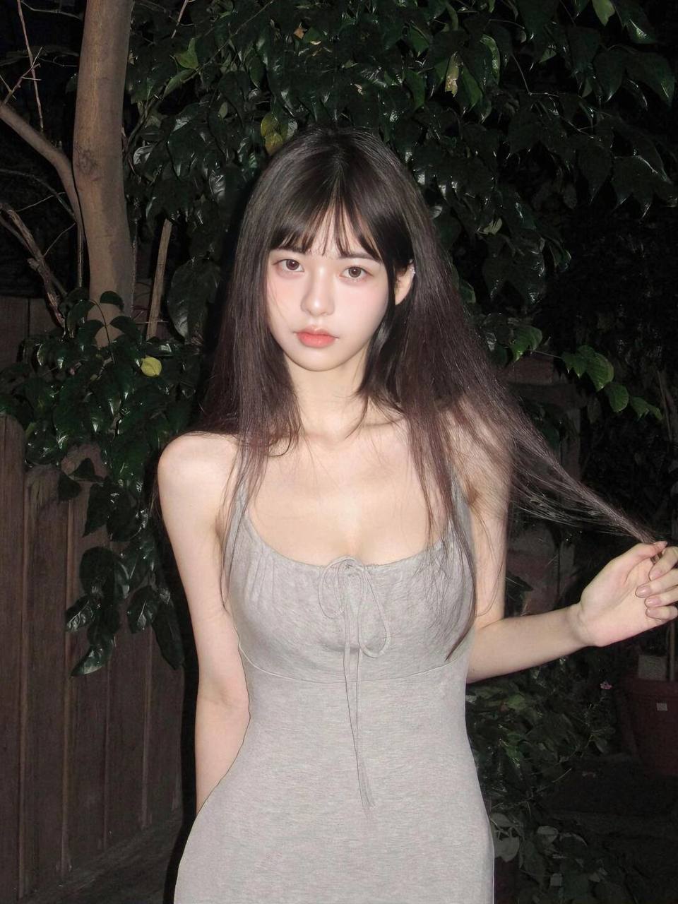 他猛的插了进去啊H